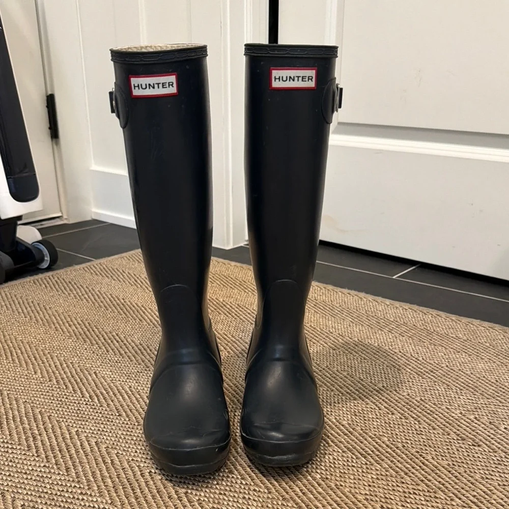 Hunter Women's Tall Navy Rain Boots
